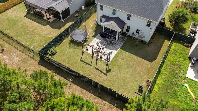 Building Photo - Beautifully Upgraded Home with Outdoor Fire Pit and Fenced Backyard in Buckhead East