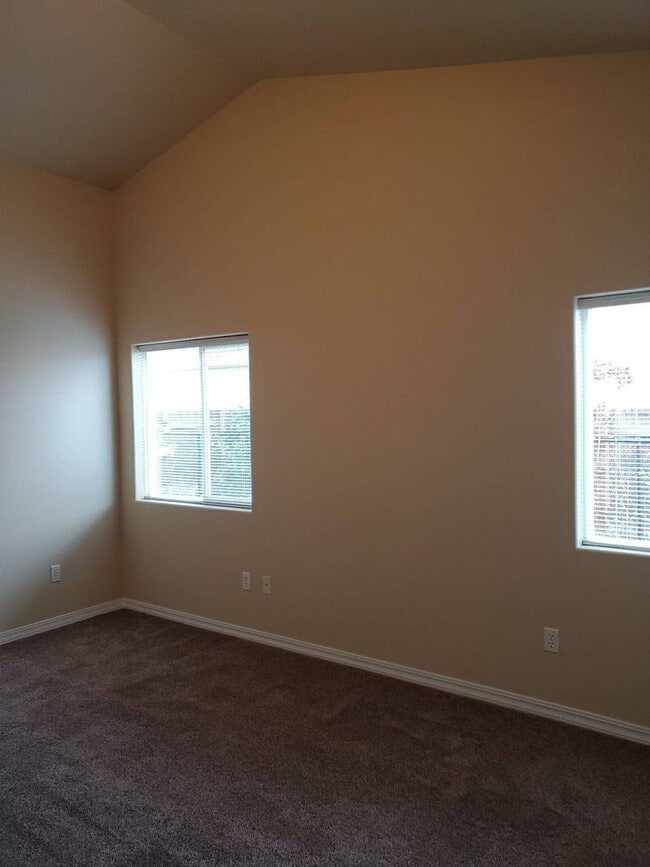 Building Photo - July & August Rent FREE - Central Heat & Air/ Garage/ Bonus Room