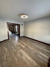 Building Photo - 1328 S 9th St