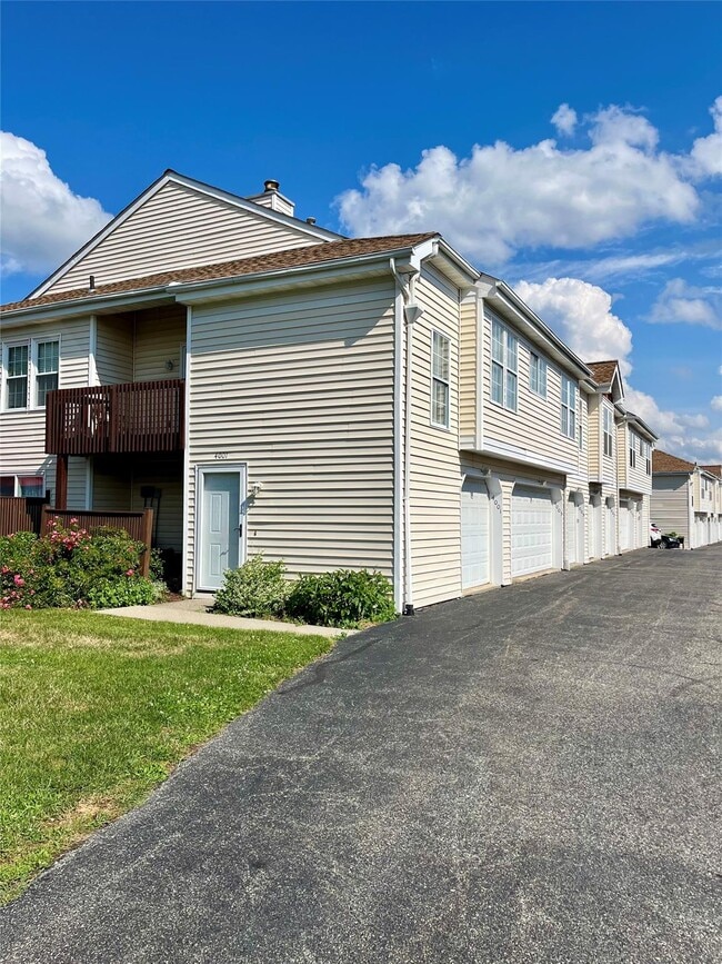 Building Photo - 4001 Whispering Hills Dr