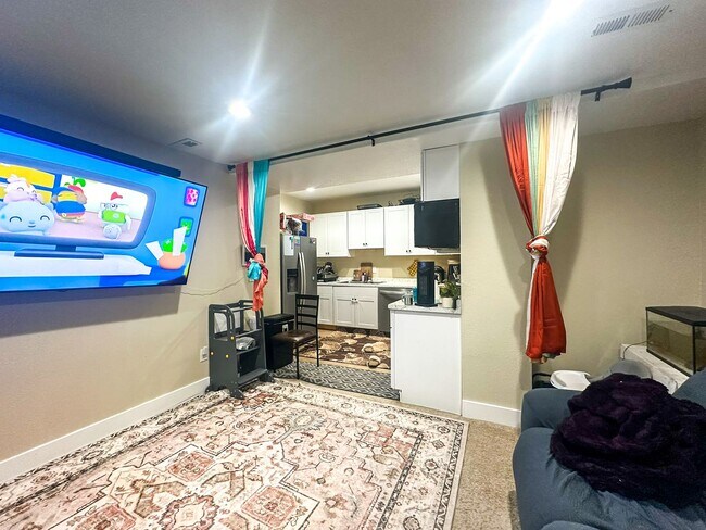 Building Photo - Grand 6bd 4ba Crystal Valley home with an in-law suite!!!