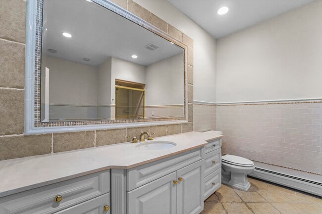 Building Photo - 1 Euclid Rd