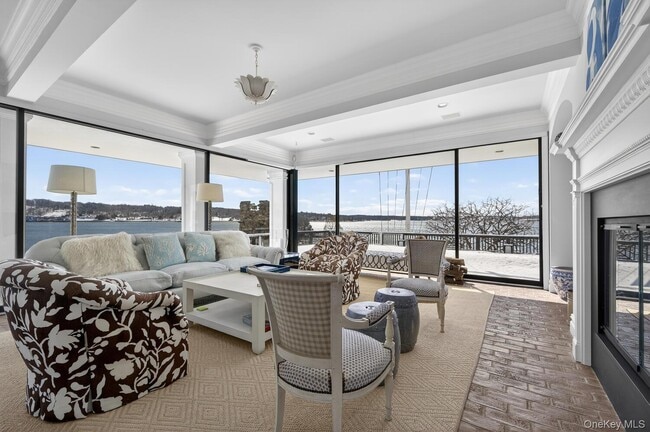 Building Photo - 336 Mariposa Dr