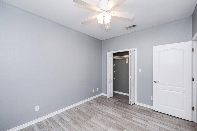 Building Photo - 205 W San Carlos St