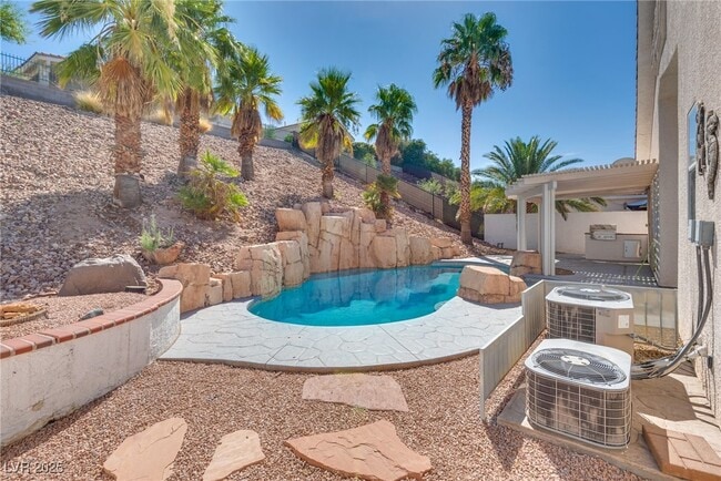 Building Photo - 1340 Rolling Sunset St