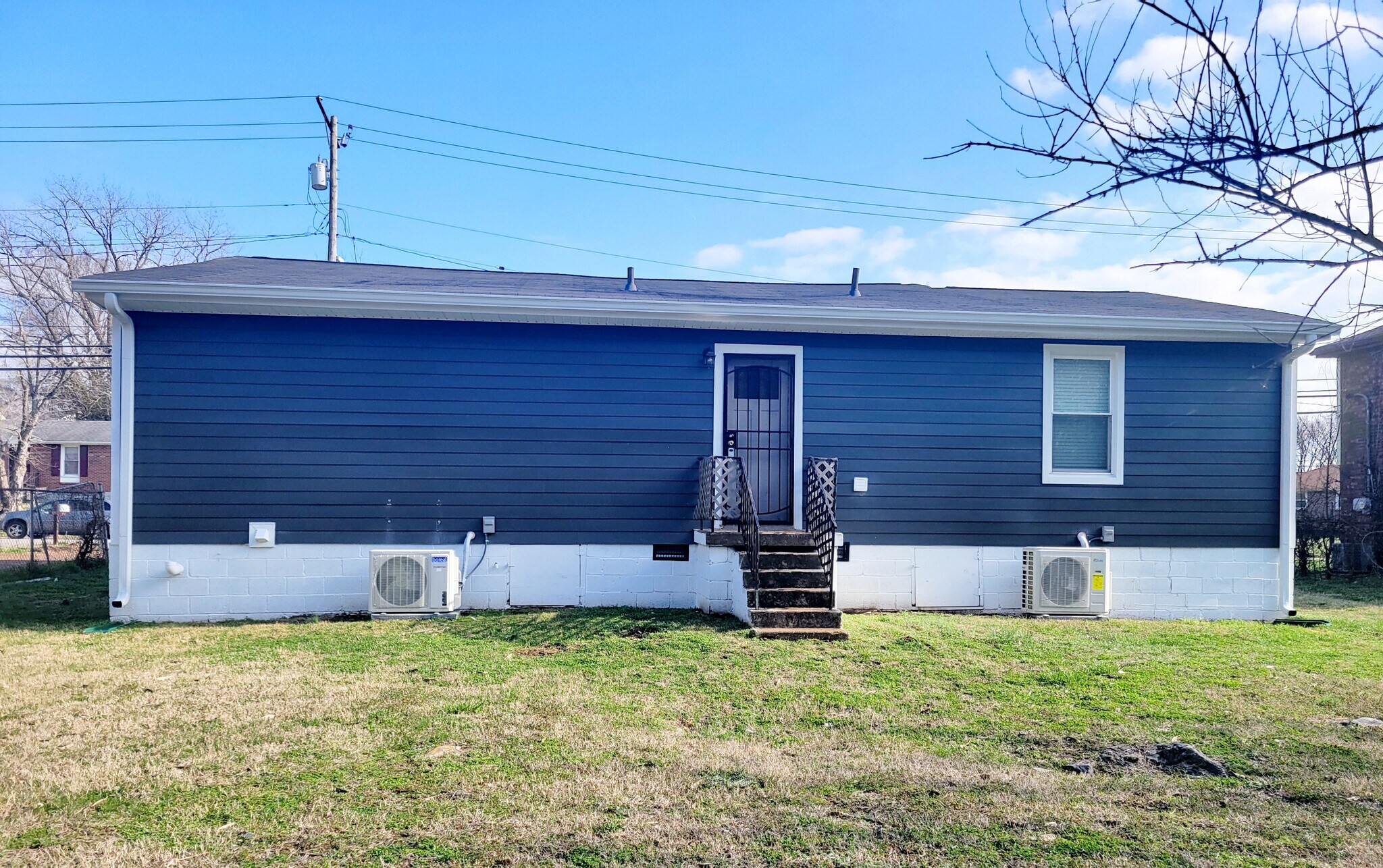 Building Photo - 640 Rowan Dr