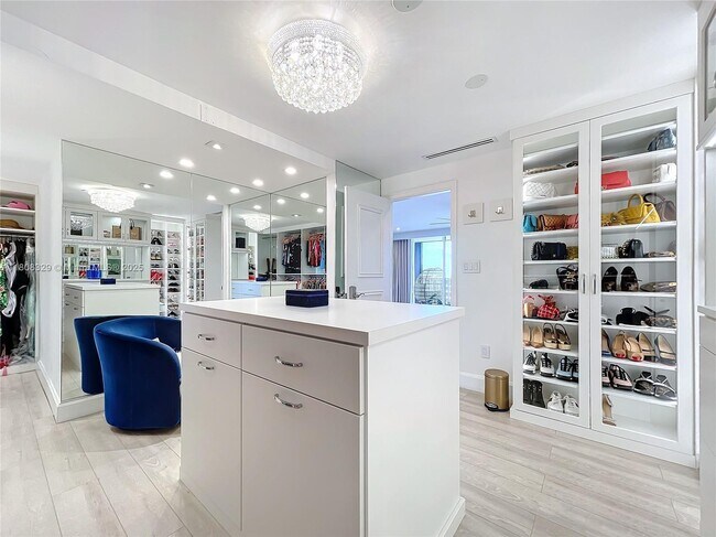 Building Photo - 11113 Biscayne Blvd