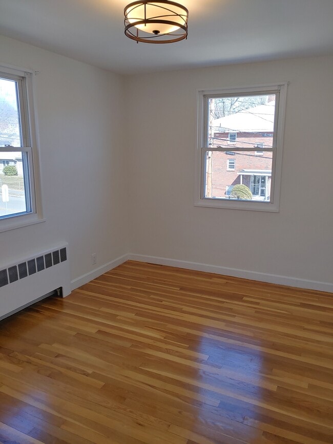 Building Photo - 110 Trapelo Rd
