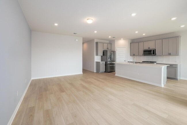 Building Photo - 308 Palo Brea Lp
