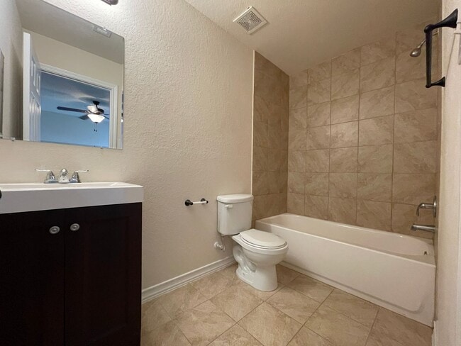 Building Photo - Townhome for rent