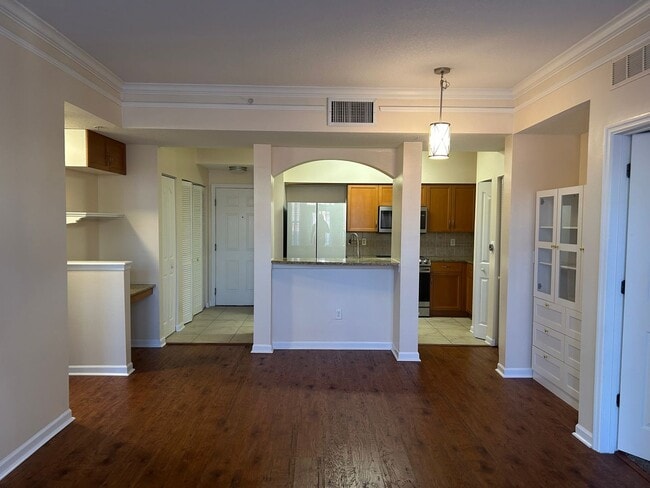 Building Photo - 2B/2B Condo in Esplanade Town Center!