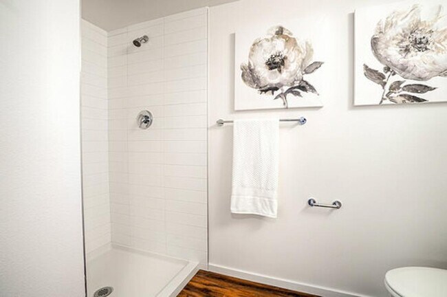 Building Photo - Thomas Street Lofts - 1 bedroom