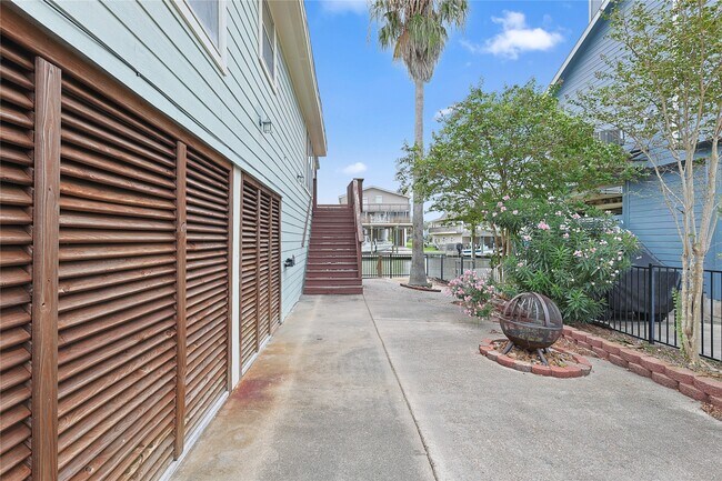 Building Photo - 146 Tamana Dr
