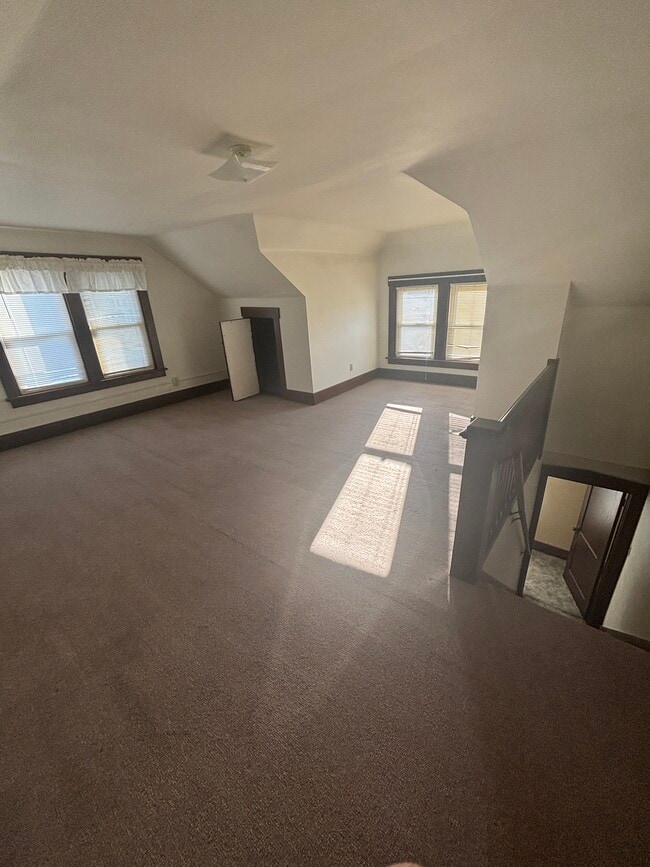 Building Photo - 9 3rd St