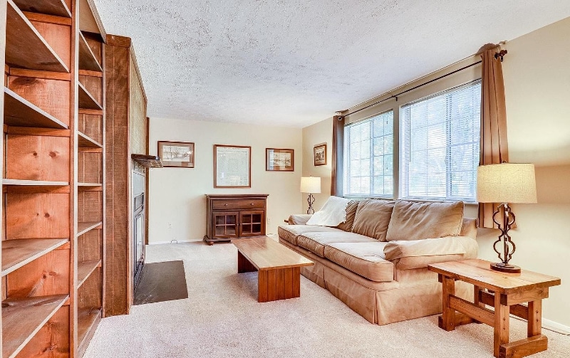 Building Photo - 9417 Mirror Pond Dr