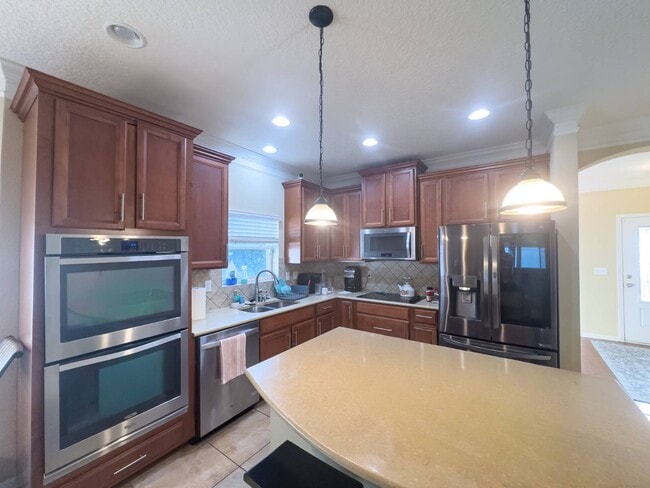 Building Photo - 15 Hunters Hollow Ct