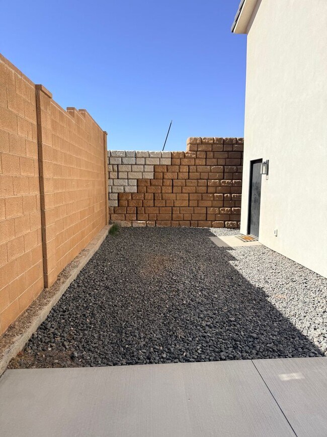 Building Photo - 507 N 3650 W