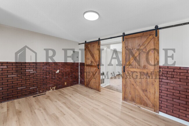 Building Photo - 1823 S Hiram St