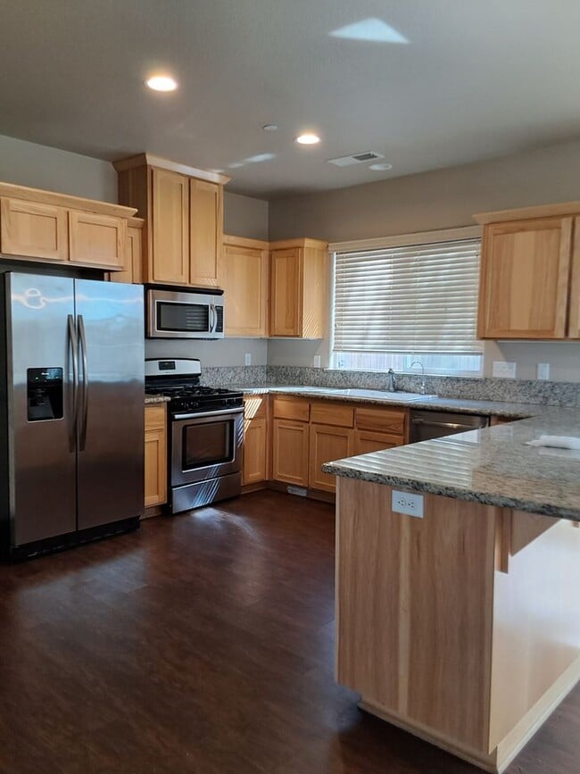 Building Photo - 2204 Estes Rd