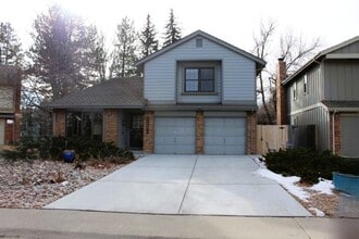 Building Photo - 5 BR/3 1/2 BA in the Desirable Meadowglen Community!!