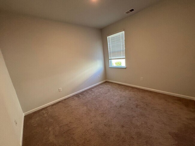 Building Photo - Very nice 3 bedroom/2 bath home in Meridian Summit