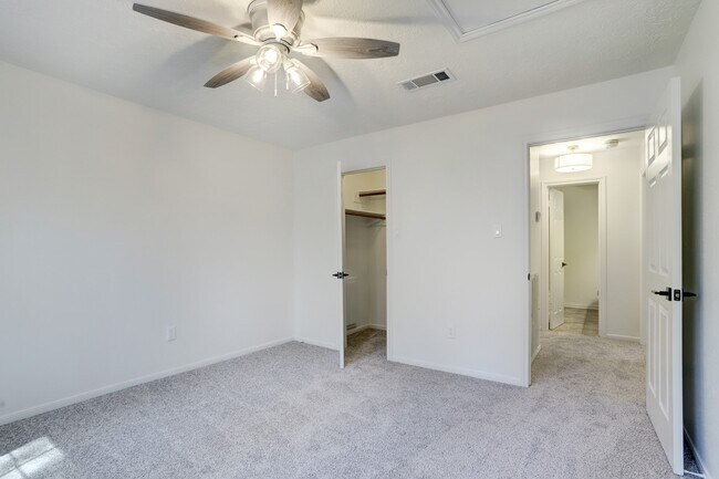 Building Photo - 138 S Timber Top Dr