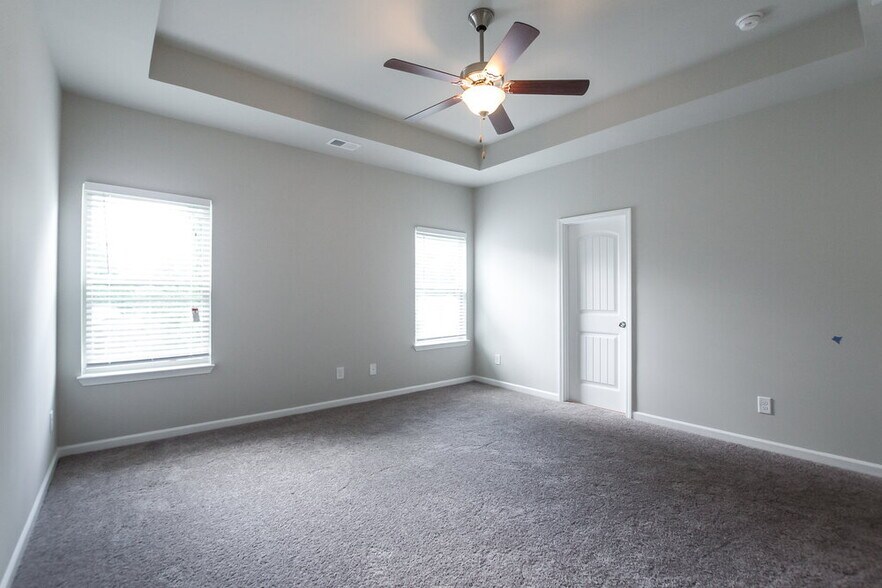Building Photo - 115 Preserve Dr