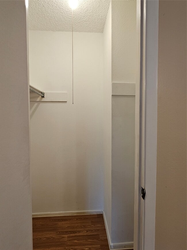 Building Photo - 8622 Quail Burg Ln