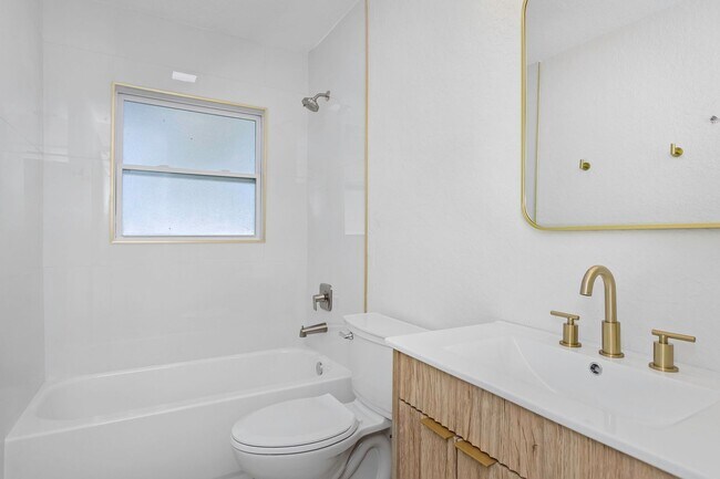 Building Photo - 2710 Boca Ciega Dr N