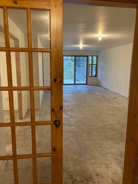 Building Photo - 18319 E Riverway Ave