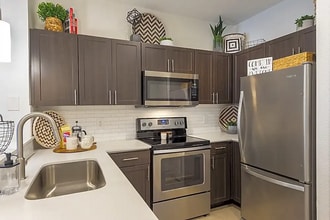 Building Photo - Perfect Space, Prime Location