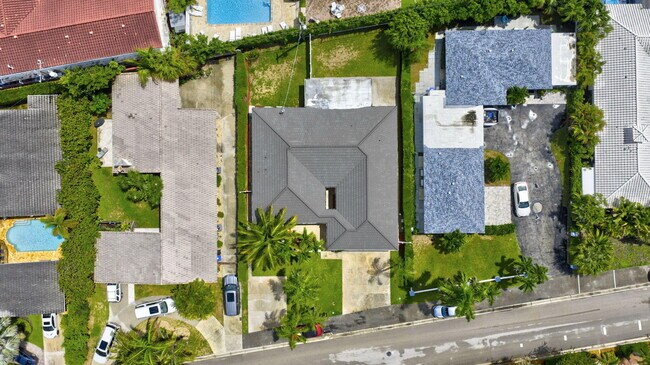 Building Photo - 4442 Sea Grape Dr