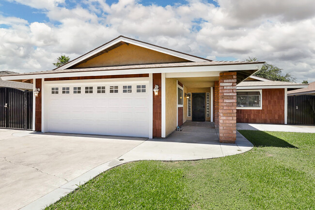 Building Photo - 4304 Milo Ave