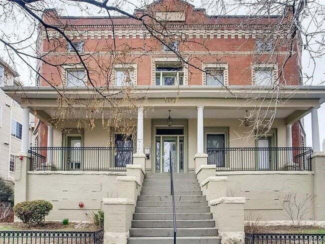 Building Photo - 1425 N Washington St