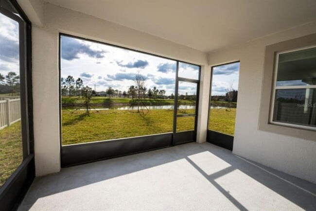 Building Photo - 10715 New Morning Dr