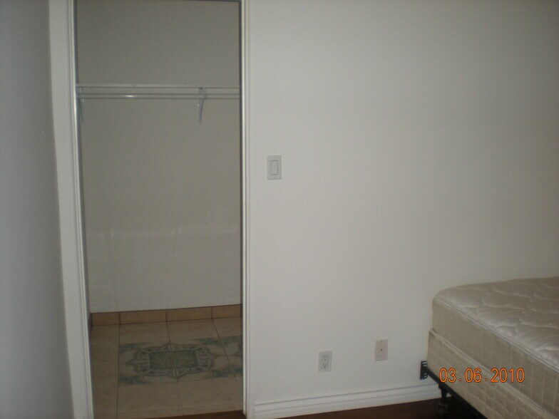 Building Photo - 1959 20th St