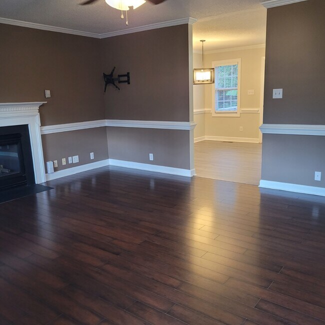 Building Photo - 15012 State Hwy 96