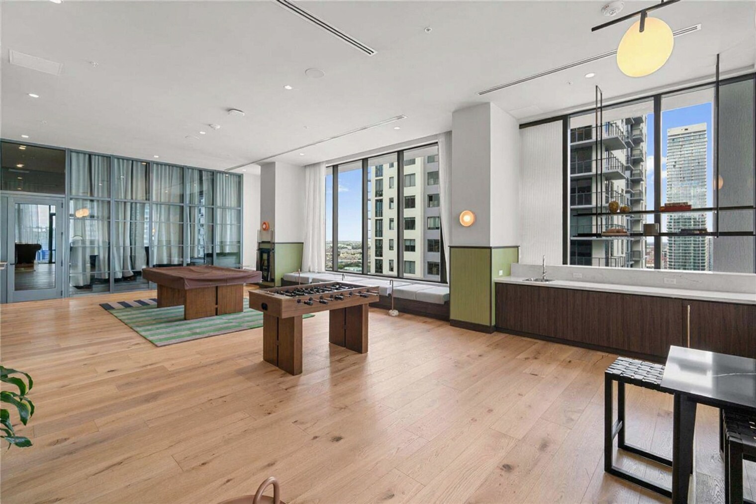 Building Photo - 601 N Miami Ave