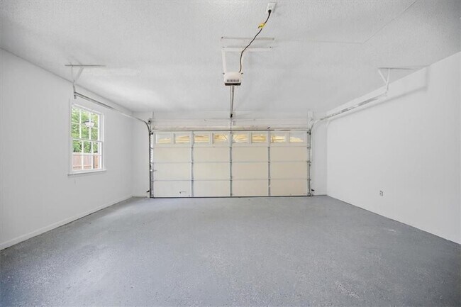 Building Photo - 1073 Grayson Pkwy