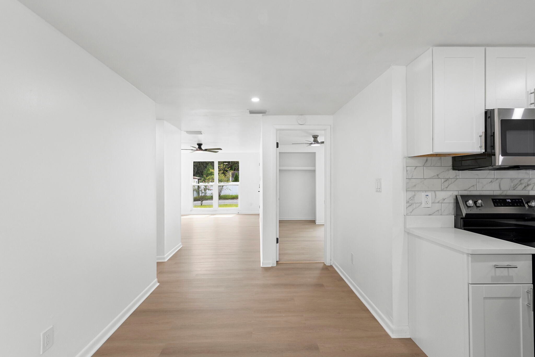 Building Photo - 516 Avocado Cir