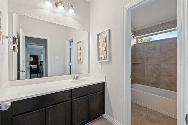 Building Photo - 519 Carina Gaze Dr