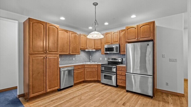 Building Photo - Charming 2-Bedroom Apartment in a Convenient Glenwood Springs Location