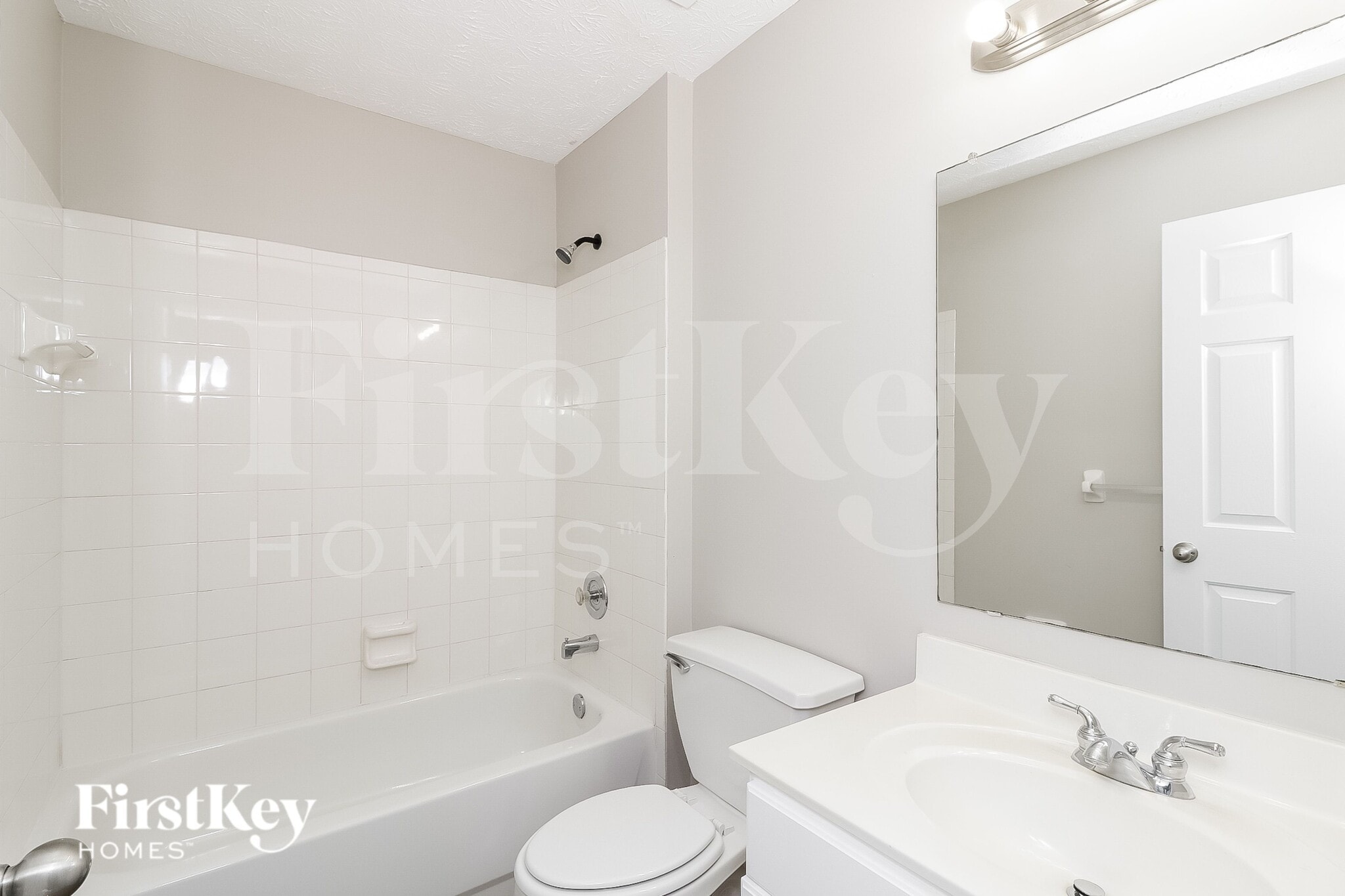 Building Photo - 1455 Chamirey Dr SW