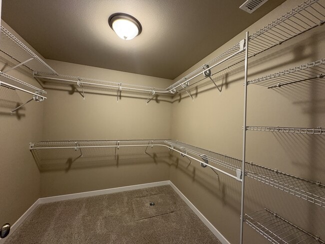 Building Photo - 130 Doggone Ln