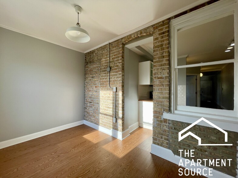 Building Photo - 3540 N Lowell Ave