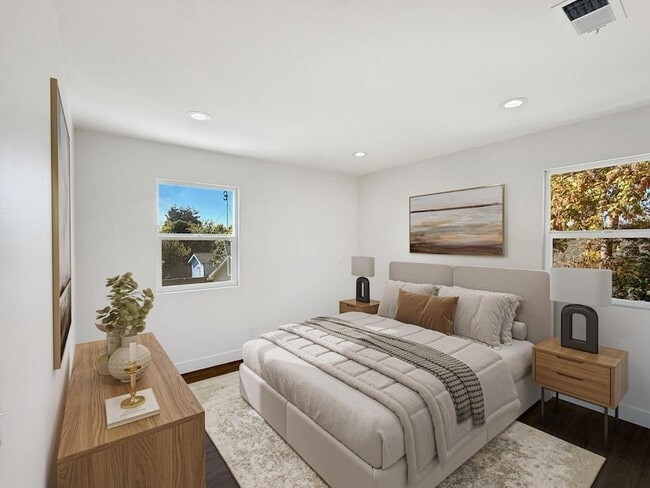 Building Photo - 2229 Pulgas Ave