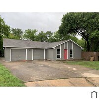 Building Photo - 501_Three Outsider