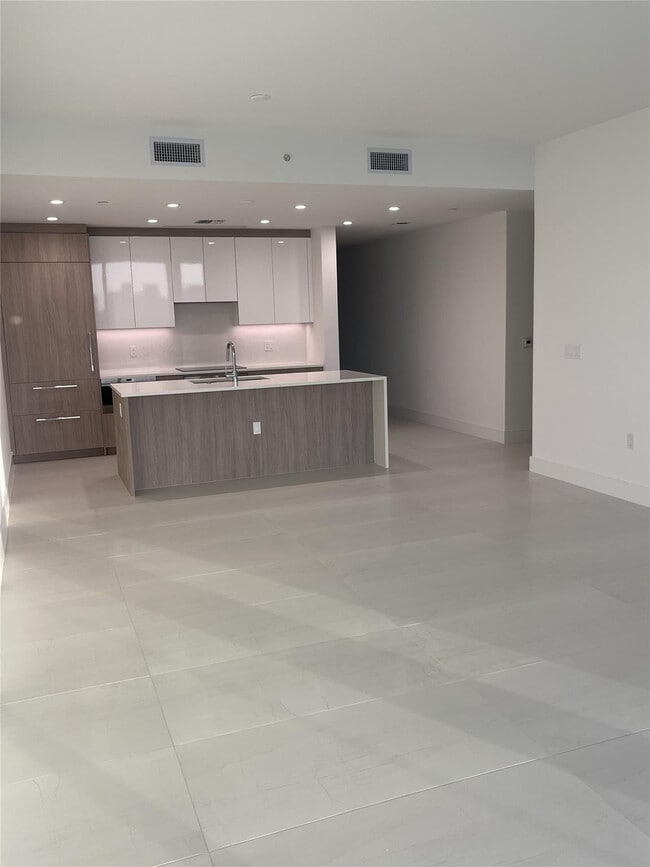 Building Photo - 153 Seabreeze Blvd