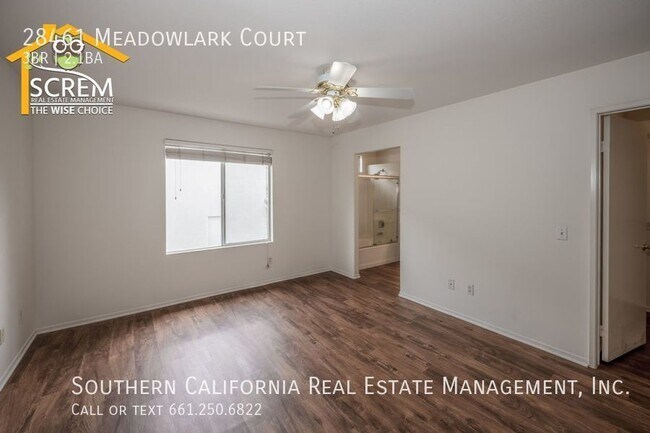 Building Photo - Three Bedroom Mayfair Home in Valencia