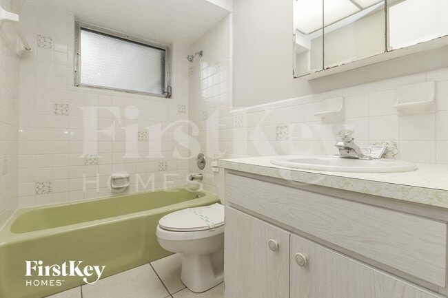 Building Photo - 2161 Tropic Ave